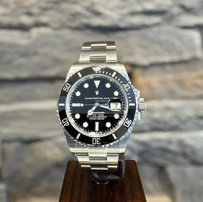 B.Club Watch Black Horizon Explorer